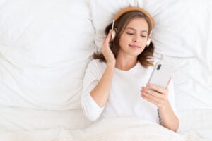 girl holding smartphone